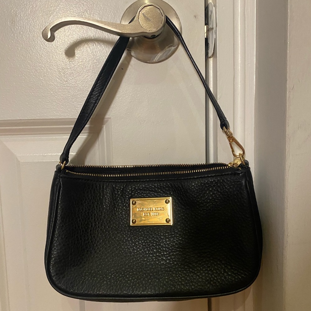 MICHAEL KORS HANDBAG - LIKE NEW CONDITION